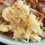 ラーメン もっけだの - 2023.2.1～冬季限定『旨辛ラーメン炎山ニンニク野菜マシマシ+ネギ』のニンニク