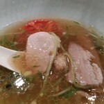 饗 くろ喜 - 素晴らしい具たち(肉、九条ねぎ、胡椒、トマト)