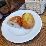 ビストロ1958 - 胡桃パンと卵パン