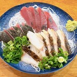 田中鮮魚店 - かつおタタキ 税込550円の1/2、かつお刺身 税込550円の1/2、ウツボタタキ 税込530円の1/2