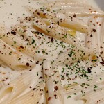 キッチン サカナヤ - ゴルゴンゾーラチーズがたっぷり