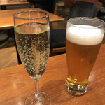 ベースキューカフェ by ロイヤルガーデンカフェ - スプマンテとビール
