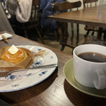 Brown Books Cafe - 