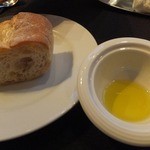 ポルトーネ - プレーンバゲットにオリーブオイル