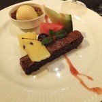 ポルトーネ - ・安心院産 無農薬梅のジュレ
      ・南国フルーツを英国の香りとご一緒に
      ・ガトーカプリ