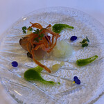 Ristorante IL PRINCIPE - カンパチに摺り下ろし大根、国産レモン、カリカリの金時人参など添えて(うま〜♪)