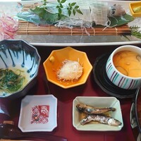 対馬のどぐろとイカ活き造り 博多 魚蔵 都ホテル店 - 