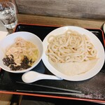 Jikasei Udon Udokichi - 塩肉汁うどん 並盛 1,090円（税込） ハナマンテン麺
