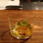 IZA - 蟹のほぐし身 コンソメジュレ仕立て