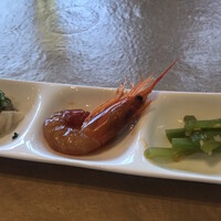 天厨菜館 新宿高島屋タイムズスクエア店 - 前菜（蒸し鶏、赤海老の紹興酒、山くらげ）