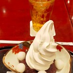 リー タン タン カフェ - 2023年2月24日(金) 白玉ソフトクリームぜんざい750円・アイスジャスミンティー300円