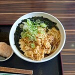 長命うどん千音寺店 - 大う中かき揚げワカメ