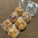 焼小籠包 ぎょうざ 樹苞 - 【冷凍の焼き小籠包】ばっちり焼き目！楽しみ。