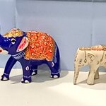 チーズケーキと彩りカレー Luna piena - トイレの置物。