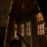 やや雨模様の夜の佇まいお