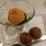 ボン・グゥ 神楽坂 - 本日のアミューズブーシュ　京人参のムース