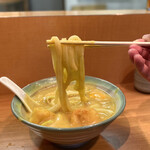 うどん 錦 - ・カレーうどん 900円/税込
            ・生たまご 100円/税込