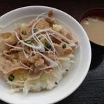 Sankicchin - 塩豚丼(味噌汁付)。