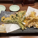 庄や - 菜の花とホタルイカの天ぷら