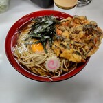 すかや 本店 - 見た目の違いはありませんが、本日は優しい味わいのお蕎麦であります。
