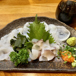 鳥半・魚半 - 絶対食べる生タコ