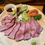 鳥半・魚半 - ローストビーフ