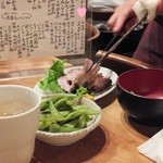 びっくりうどん - シャシュリークの切り分け時(2013.6)