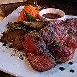 ワイン食堂 イナセヤ キッチン - 岩手牛のもも炭焼