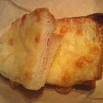 ブーランジェ エス・カガワ - クロックムッシュをカットした断面