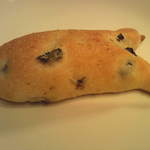 ブーランジェ エス・カガワ - オリーヴとアンチョビのフォカッチャ140円