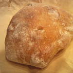 ブーランジェ エス・カガワ - アーモンドのリュスティック120円