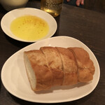 ワイン＆タパス PEQUE - バゲット