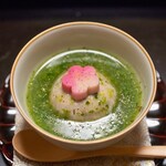 よし町 - 海老芋まんじゅう 塚原牧場梅山豚角煮 菜花餡 梅麩