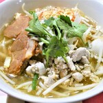 Thinun - タイ醤油ラーメン（クイティオ・ナーム）