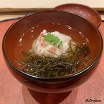 御料理 寺沢 - 毛蟹の真薯と寒布海苔の椀物