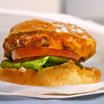 ハンバーガーショップ ロクモンセン - チーズバーガー ¥700