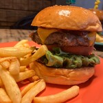 中目黒 Burger Factory - チーズバーガー