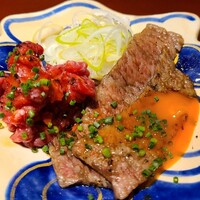 馳走 啐啄一十  - ⑯高森和牛イチボしだれ、卵黄&すき焼き割下掛け
                    すき焼きこそ日本の牛肉食の原点ですが濃い味わいに出会うことが多く私は好みません
                    しかしこれは恐ろしいほど好みにドンピシャ
                    今まで何を食べていたのだろうか
