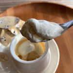 ラ・テイエ - クリームたっぷりプリン