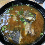 市場食堂 えきまえ屋 - 魚介のあら汁