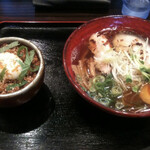 麺厨房 華燕 - W醤油らーめん
      担々肉みそ丼