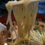 麺厨房 華燕 - 麺、ピントおかしいのはご愛嬌