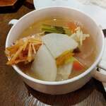 フィリピンレストラン ＡＴＥ - SINIGANG NA HIPON 1500円取り分けたよ