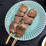 三酉屋 - これも美味しかった。白レバ