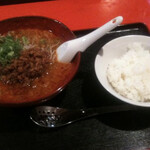 麺厨房 華燕 - 坦々麺（700円）
      ライス中（200円）