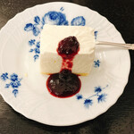 フランソア喫茶室 - ケーキセット 税込1350円のレアチーズケーキ