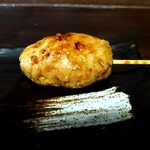 炭火焼鳥 ツン - ねっとり食感で表面は香ばしく焼かれたつくね