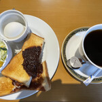 Yasaka - 小倉トースト＋野菜サラダ、ゆで玉子、トラジャブレンドコーヒー