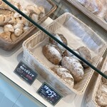 天然酵母食事パン専門店 まるご製パン&cafe - 内観