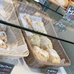 天然酵母食事パン専門店 まるご製パン&cafe - 内観